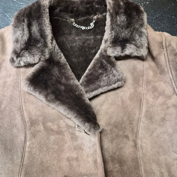 VTG Shearling Coat – Suede Outer, Shearling Collar & Cuffs 2 Pockets Canada - Picture 4 of 8
